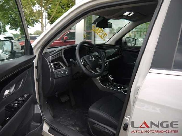 KGM Korando 1.5 T-GDi Nomad Automatik Navi SHZ Temp Tel. -Vorb. PDC Regensensor Alu K